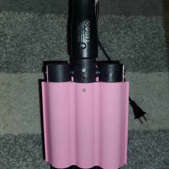 Pink Hair Waver Curling Iron - Picture 3 of 3
